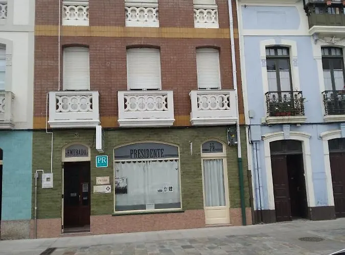 Residencia Presidente Гостевой дом Рибадео